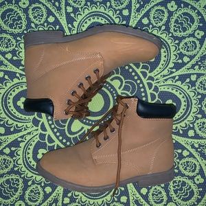 Women’s high top shoes